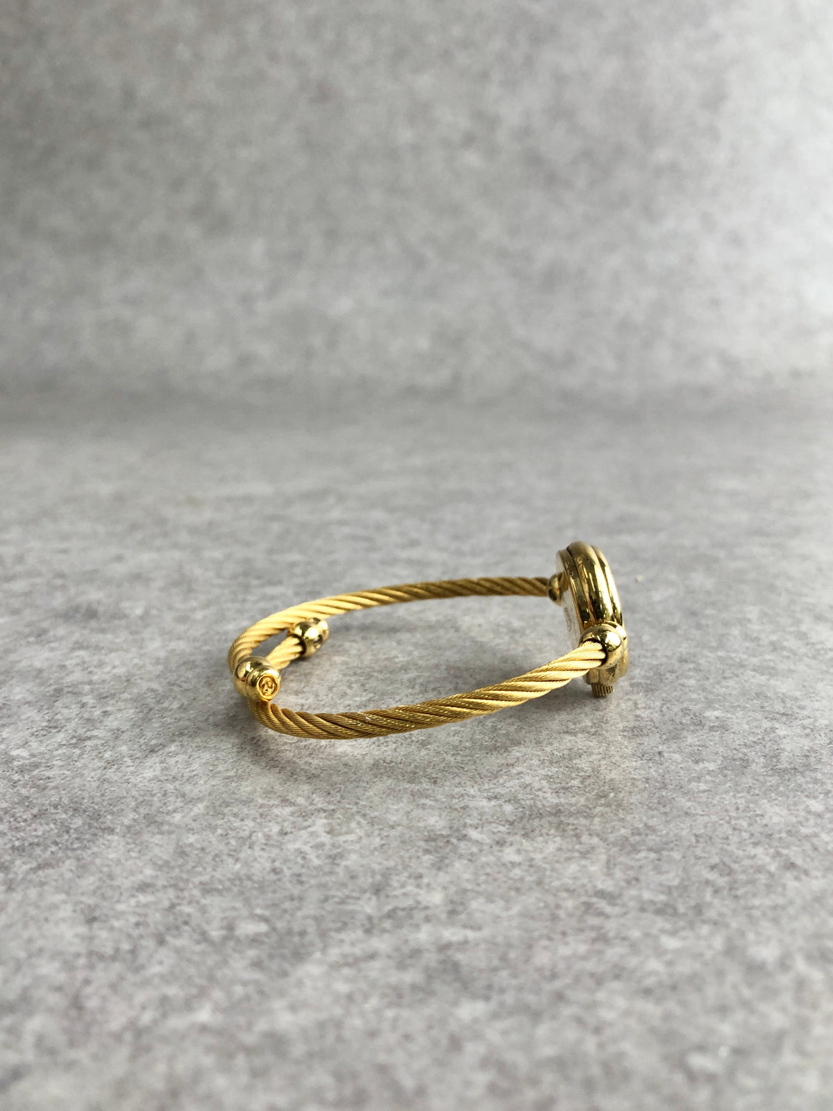 GUCCI Logo Bangle Quartz Watch Gold×Black 2700.2.L Vintage 8iznpb