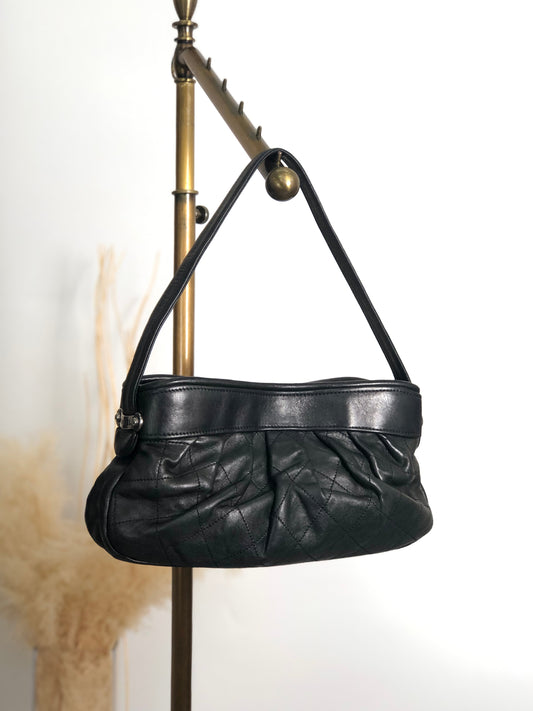 CHANEL Matelasse Logo Shoulder bag Black Vintage mwt523