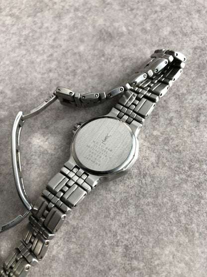 Yves Saint Laurent Logo Quartz Watch Silver 9613-H22714 Vintage w3ynyr