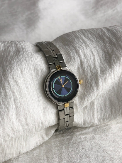 Yves Saint Laurent YSL Logo Quartz Watch Silver×Blue 5421-H13855 Vintage csc6hf
