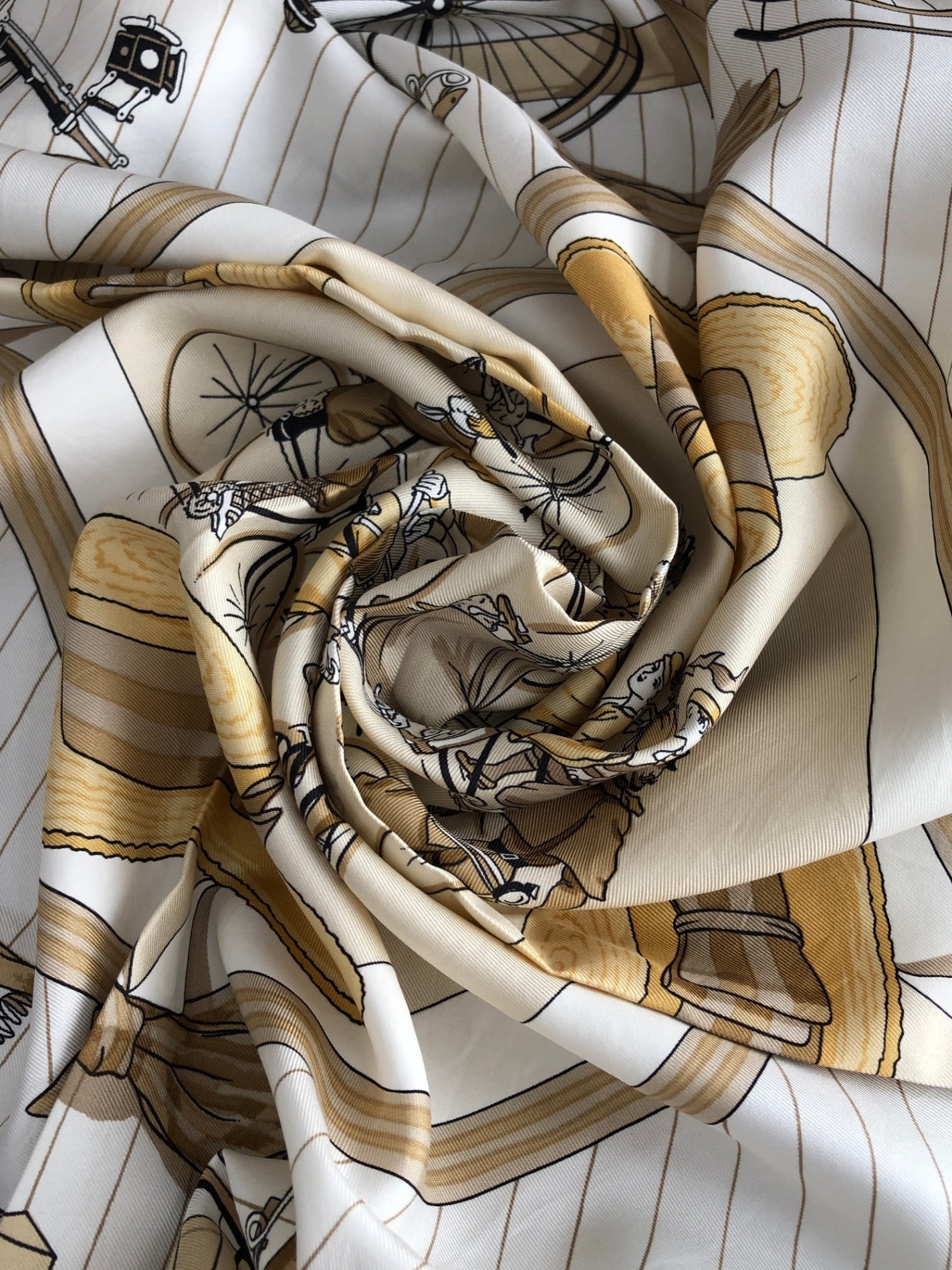 HERMES SILK Scarf BeigeLES BECANES Vintage uk5cne
