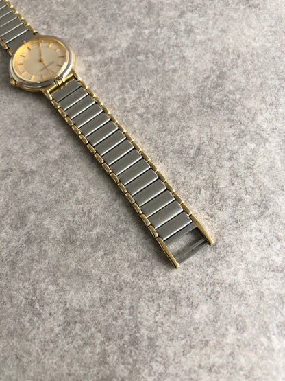 Yves Saint Laurent YSL Logo Quartz Watch Silver 2200-22841 YO Vintage p5bvh6