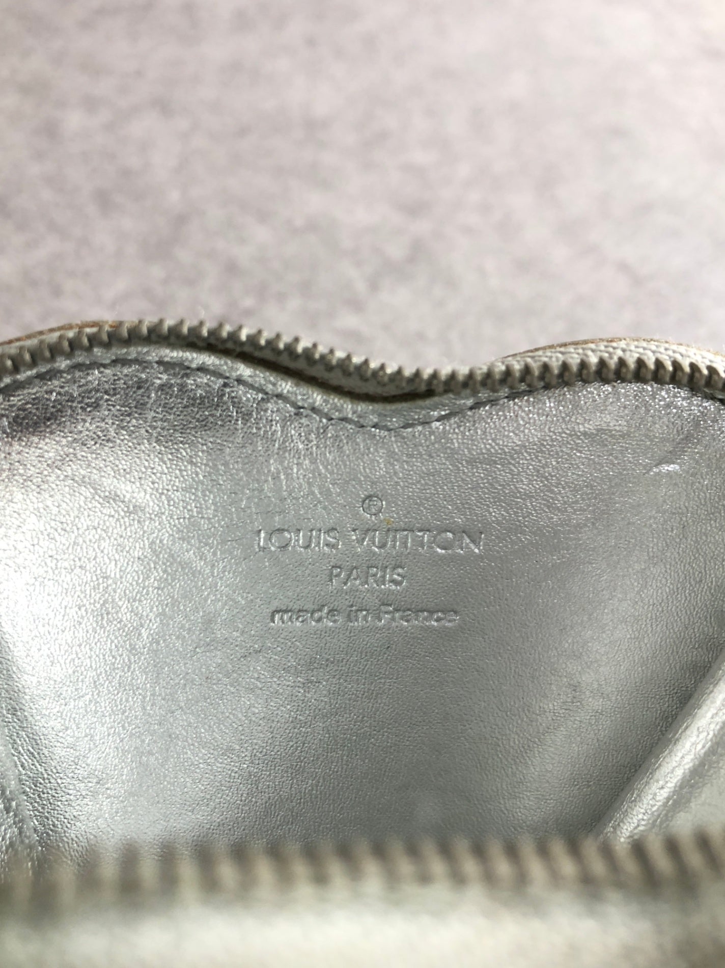 LOUIS VUITTON Heart Motif Coin Purse Silver M93566 Vintage cnid4w