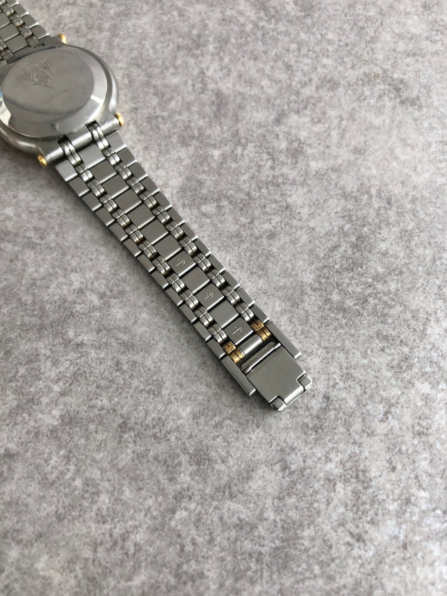 GUCCI Logo Watch Silver×Gold 9000L Vintage 4ba7ce – VintageShop solo