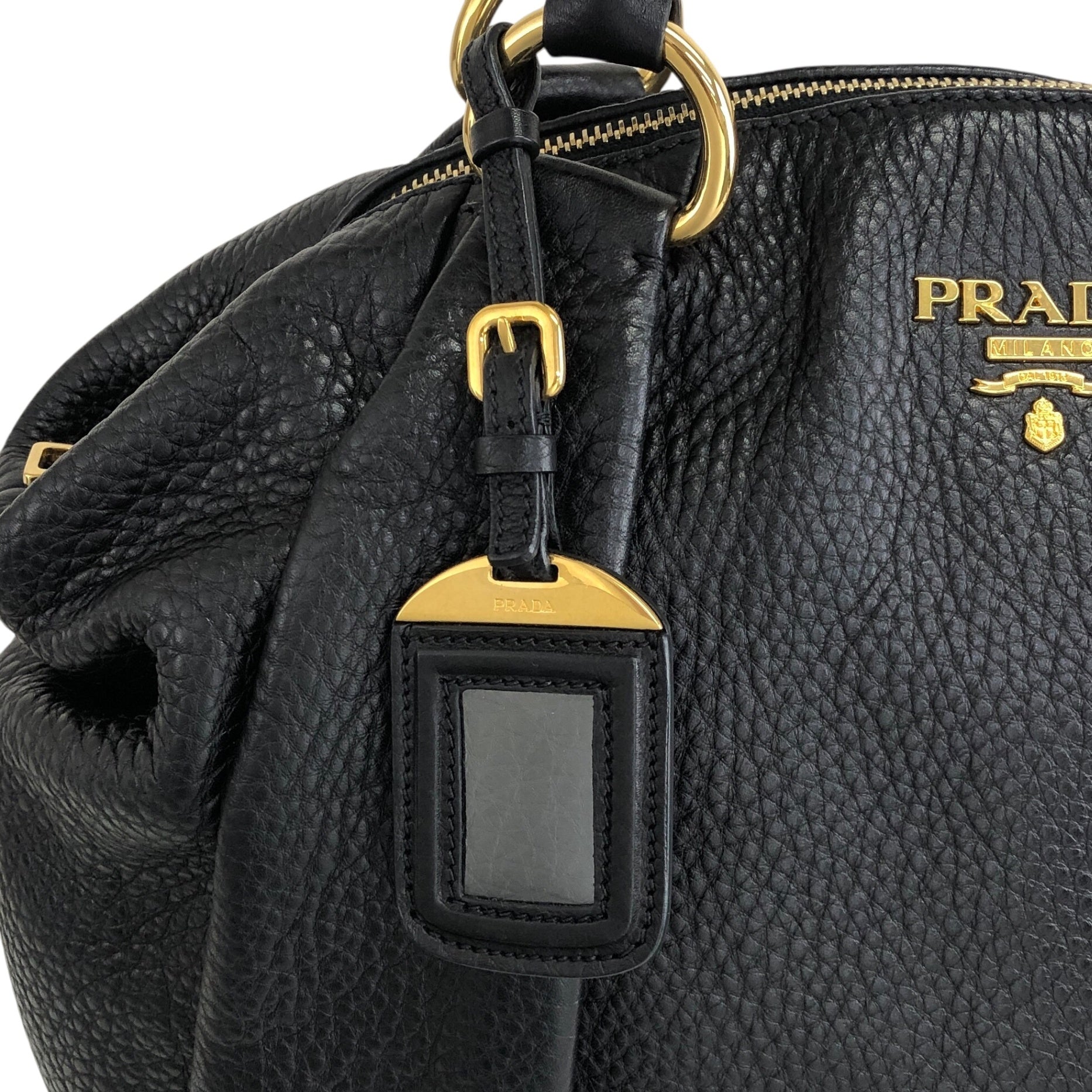 ☆PRADA☆ オールオーバー エンベリッシュト ベルト☆SALE中 Black Prada Re-Edition 2002 medium leather shoulder bag | PRADA