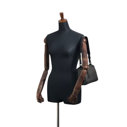 GUCCI GG Canvas Shoulder bag Black Vintage d88h44