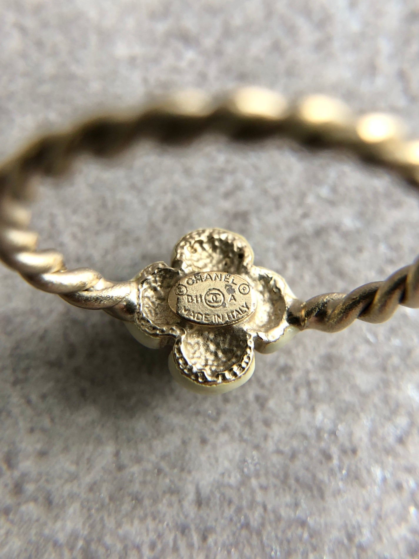 CHANEL Kameria Motif Ring White Vintage g2rcv2