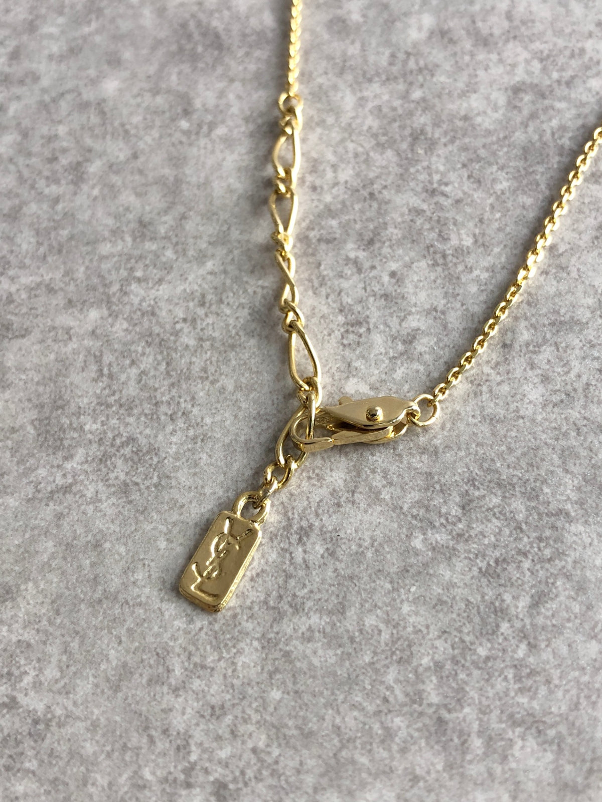 Yves Saint Laurent YSL Logo Motif Necklace Gold Vintage bxhwdv