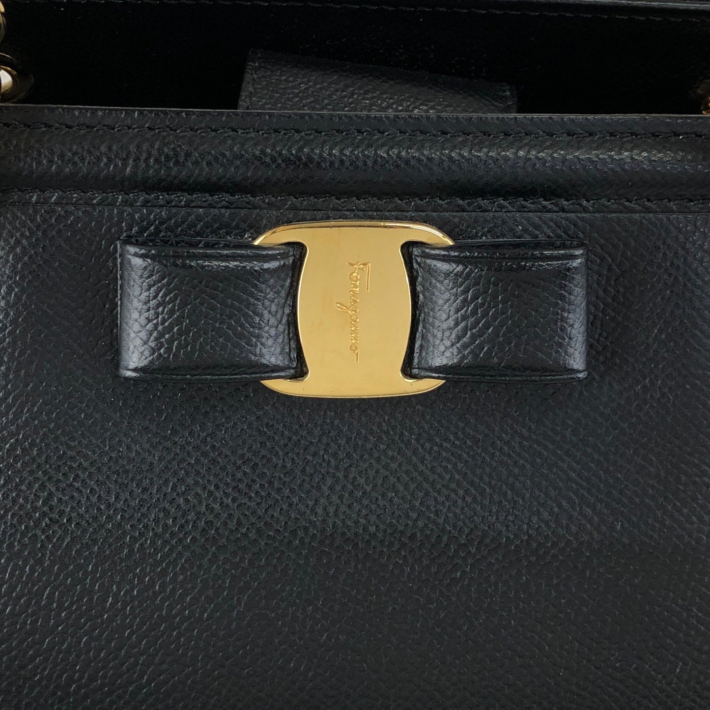 Salvatore Ferragamo Vala Chain Shoulder bag Handbag Black Vintage 3bmif6