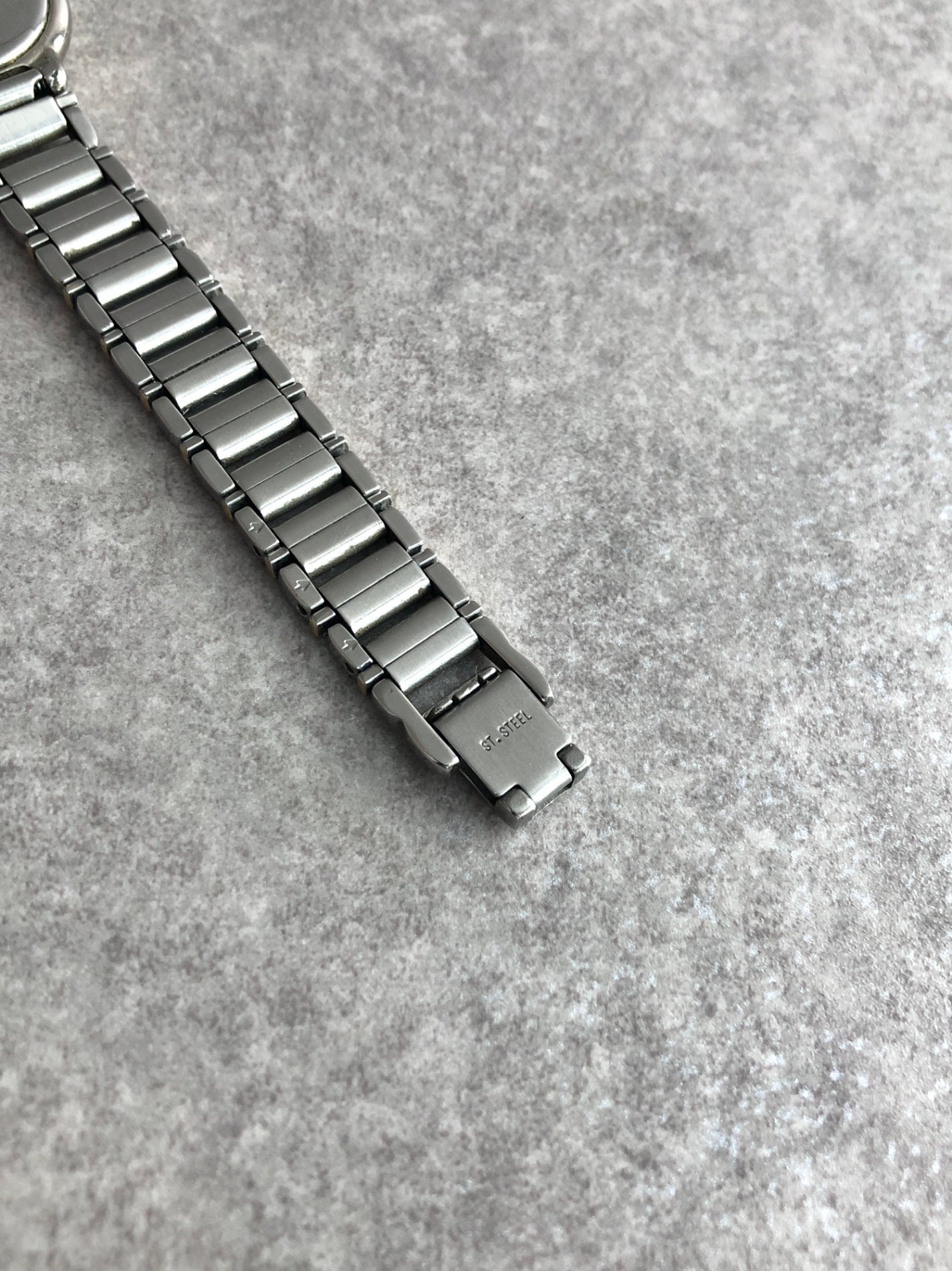 Yves Saint Laurent YSL Logo Quartz Watch Silver 5420-F45413 Vintage wyf5mz