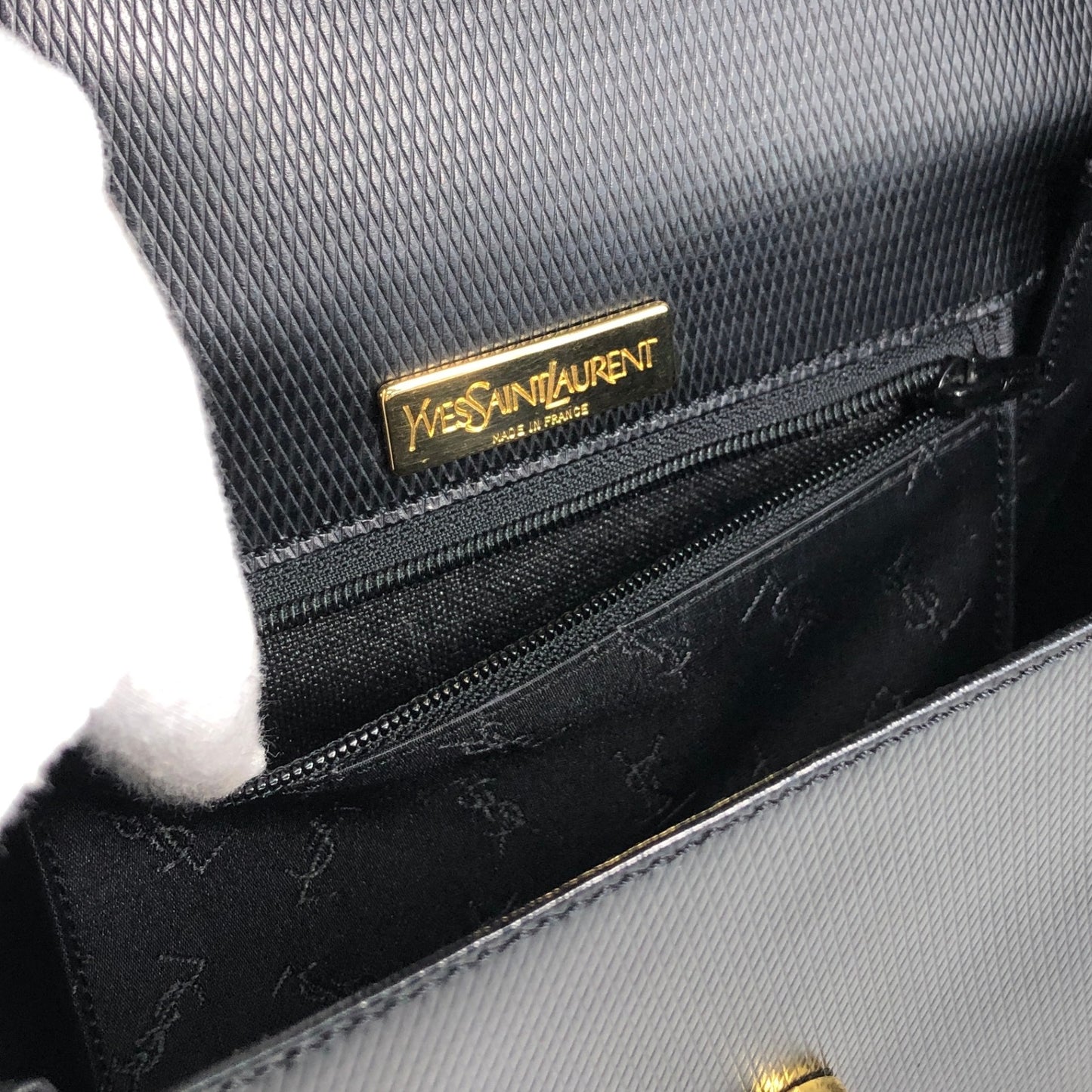 Yves Saint Laurent Logo Shoulder bag Black Vintage avbr5u