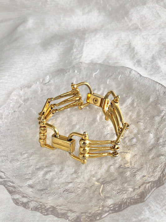 CELINE Horse Bit Bracelet Gold Vintage p7k2ik