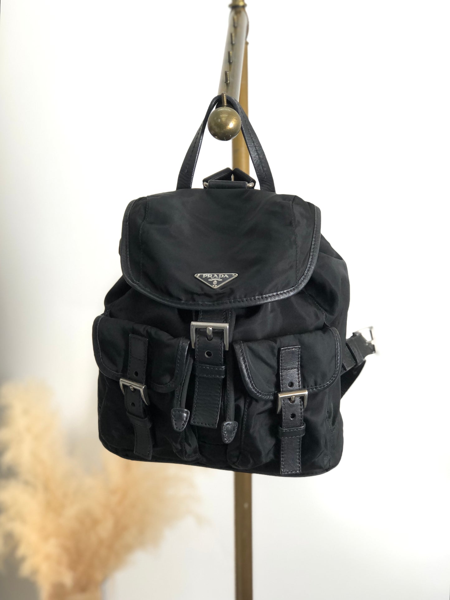 PRADA Triangle Logo Backpack Black Vintage hu5ayn