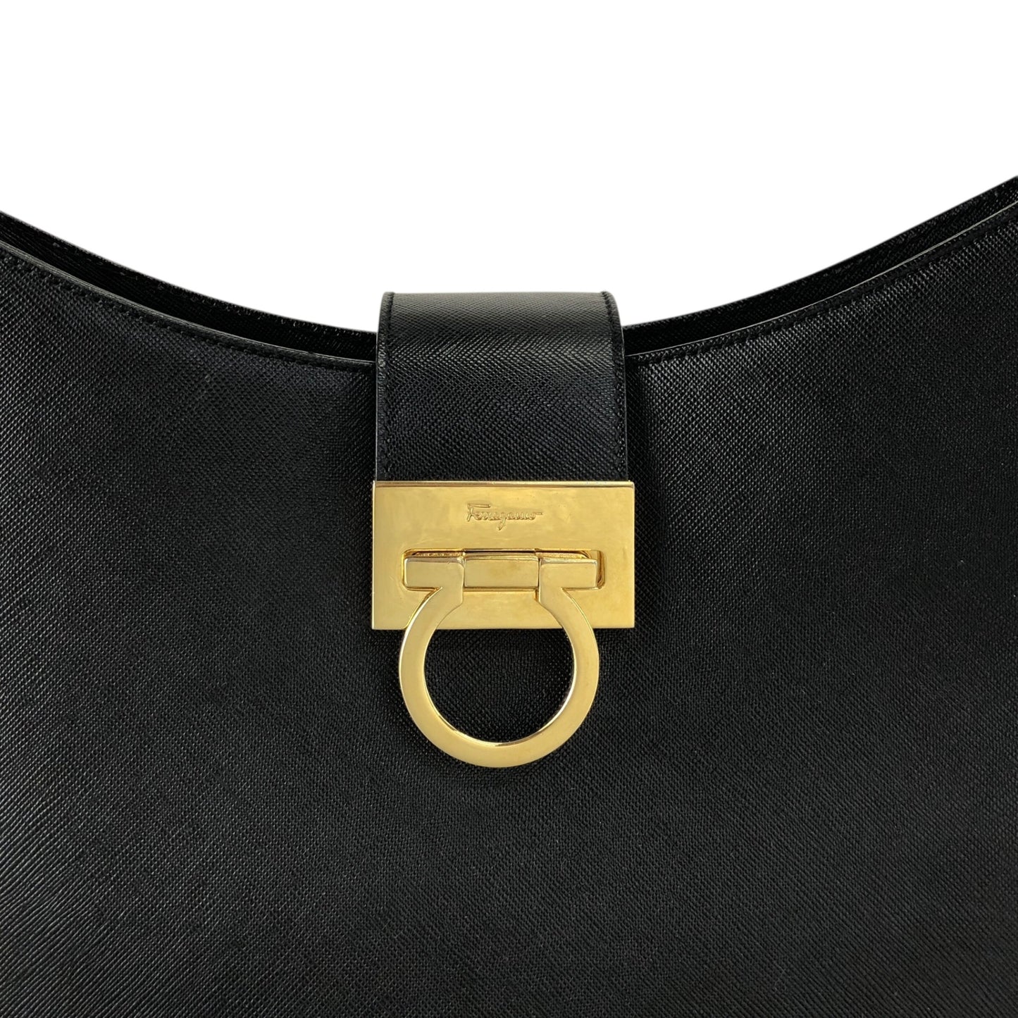 Salvatore Ferragamo Gancini Shoulder bag Black Vintage vn6tps