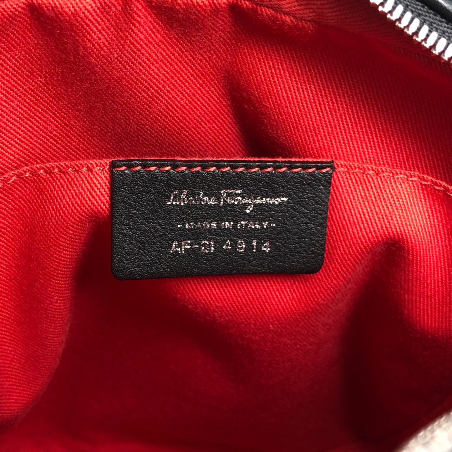 Salvatore Ferragamo Gancini Small Shoulder bag Black Vintage fxkbbr