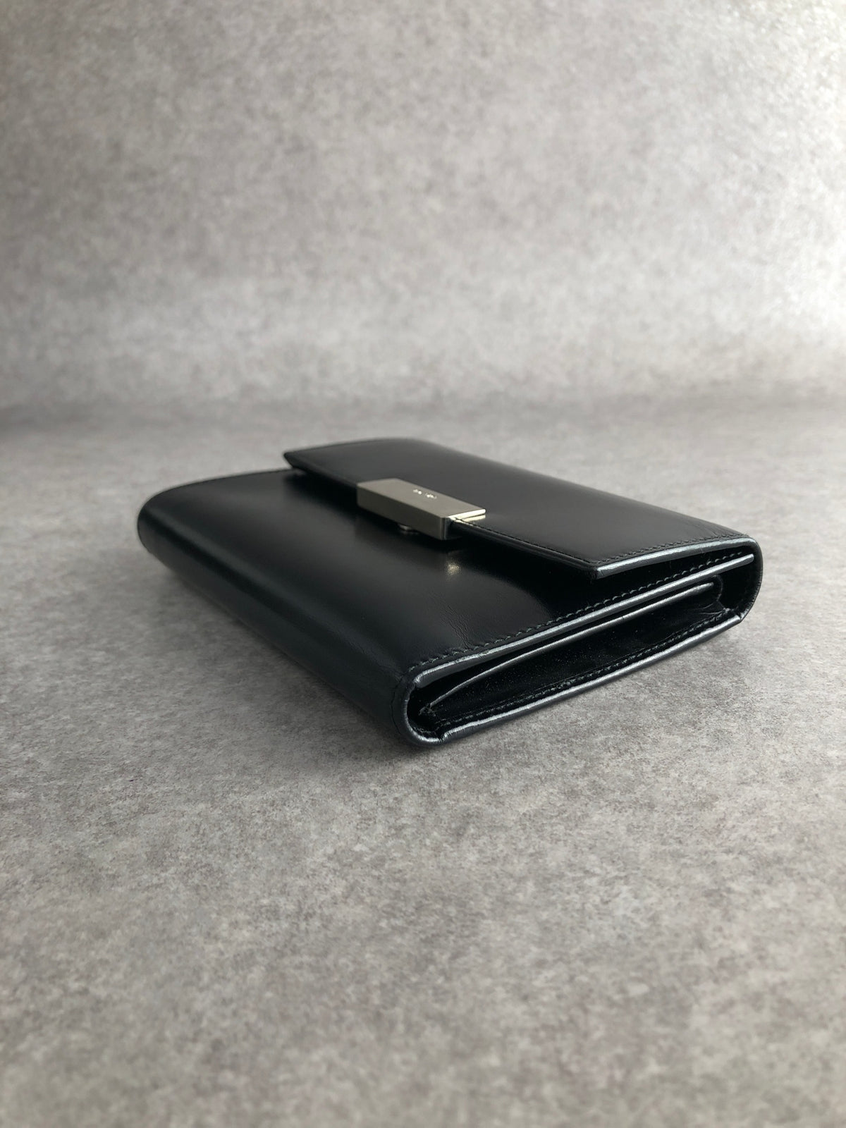 PRADA Logo Folded Wallet Black Vintage j6jr5n