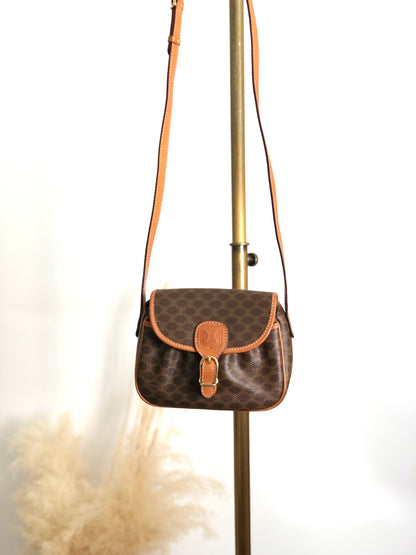 CELINE Macadam Blason Front Buckle Shoulder bag Brown Vintage zzu5ya