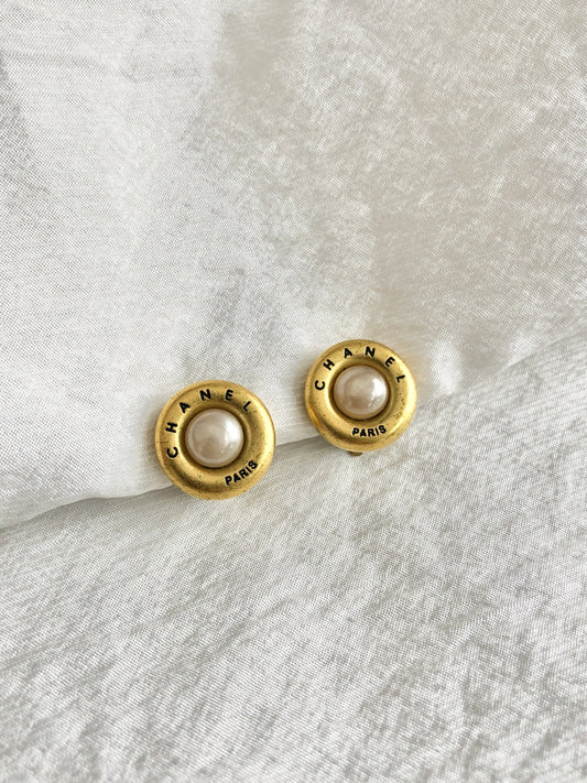 CHANEL Logo Earrings Gold Vintage vkeawm