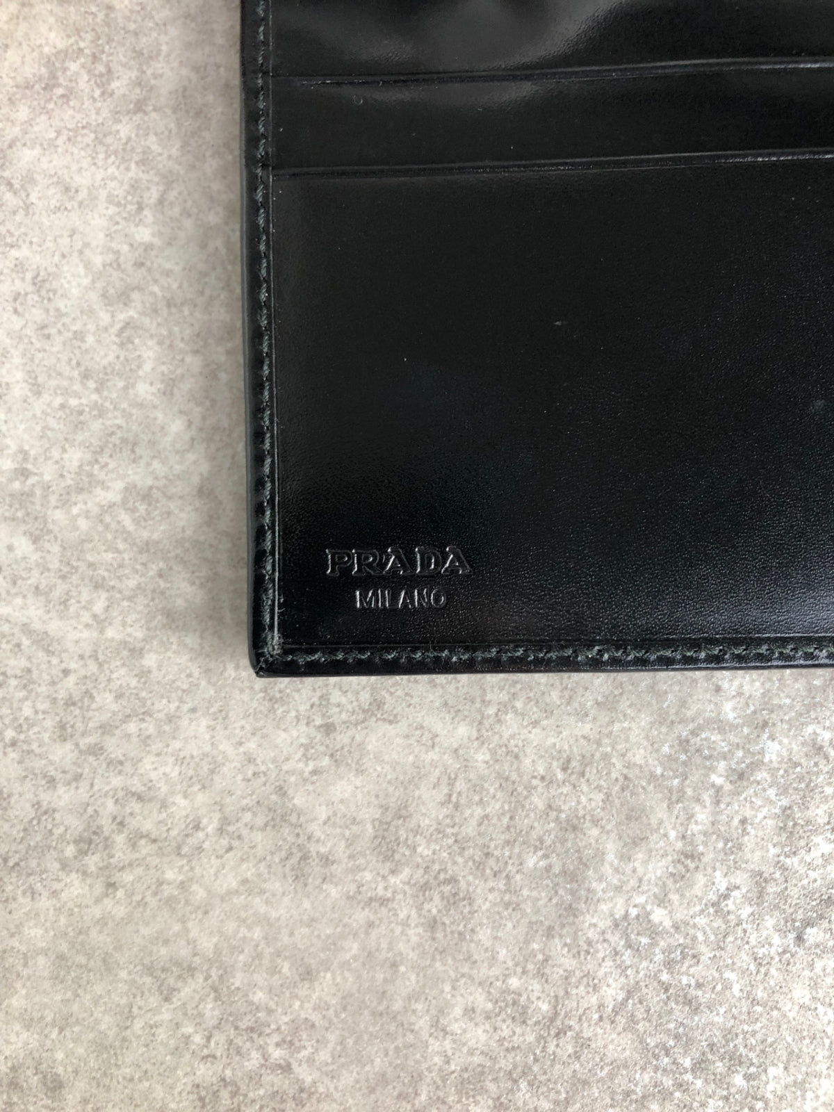 PRADA Logo Folded Wallet Black Vintage j6jr5n