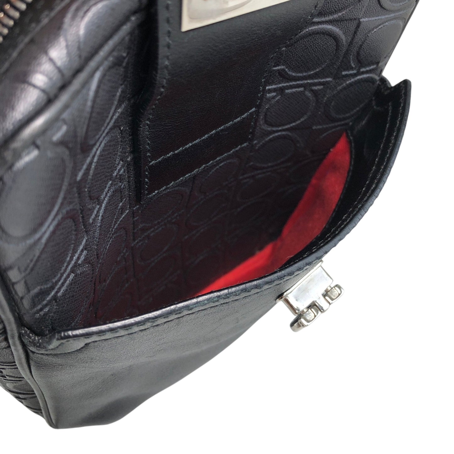 Salvatore Ferragamo Gancini Small Shoulder bag Black Vintage fxkbbr