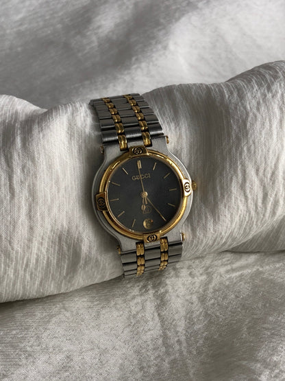 GUCCI Logo Quartz Watch Silver×Gold 9000M Vintage tr37i6