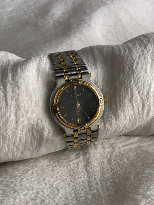 GUCCI Logo Quartz Watch Silver×Gold 9000M Vintage tr37i6