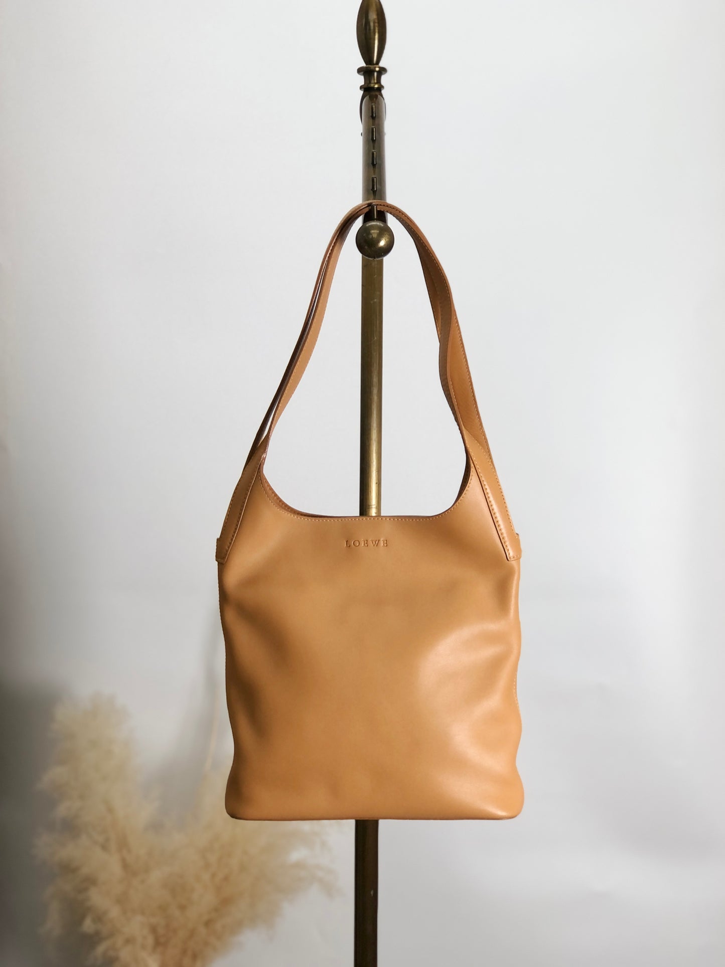 LOEWE Logo Embossed Shoulder bag Brown Vintage r7ivdg