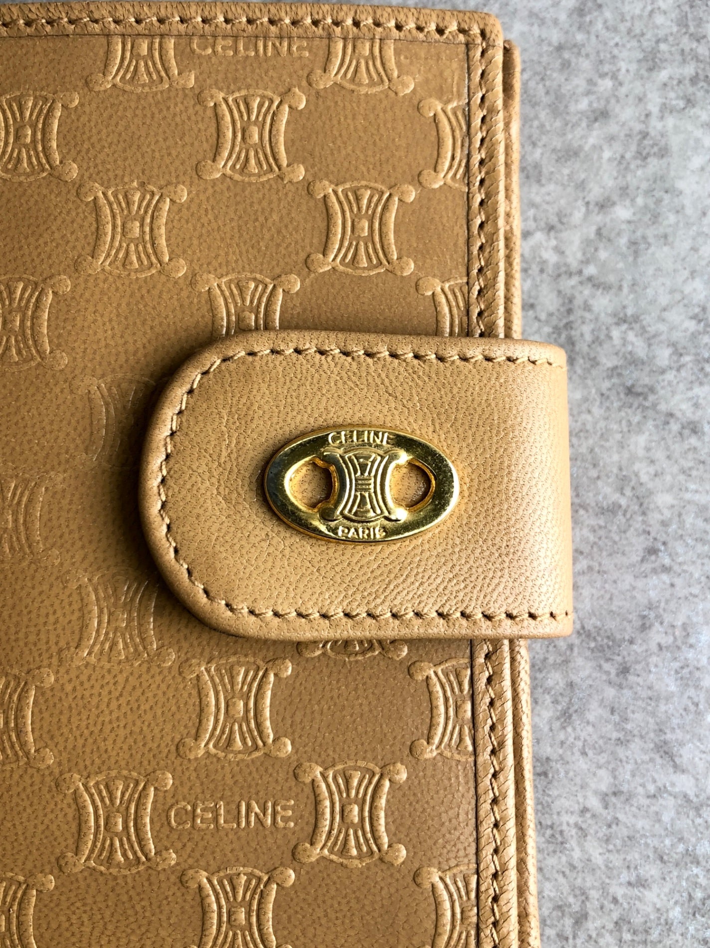 CELINE Blason Folded Wallet Camel Vintage yh355a