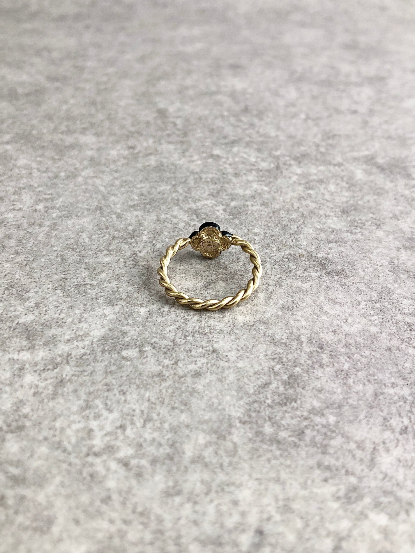 CHANEL camellia Motif Ring Black Vintage m8vxih