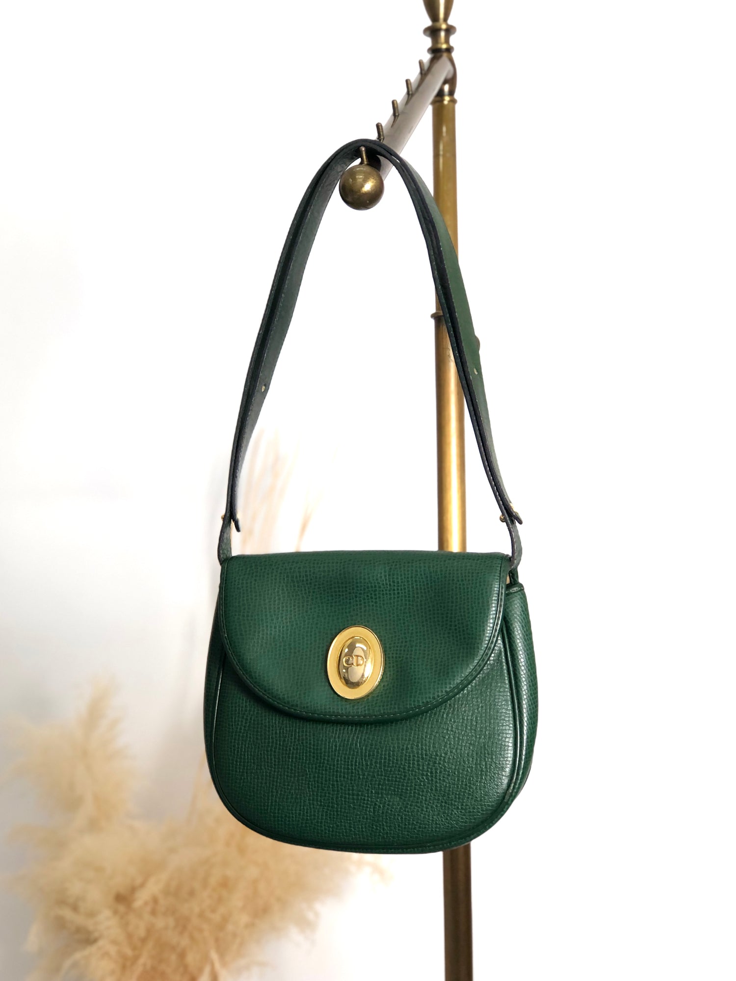 Vintageshop solo - The best shop in Old CELINE and High brand bags