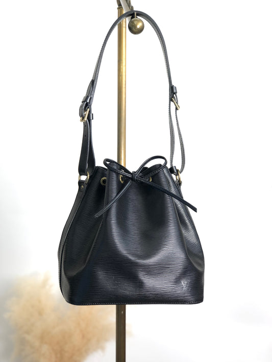 LOUIS VUITTON Epi Logo Shoulder bag Black M59012 Vintage yahgim