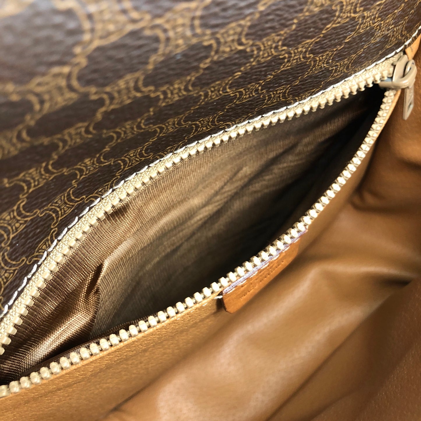 CELINE Macadam Blason Front Buckle Shoulder bag Brown Vintage z5ucpb