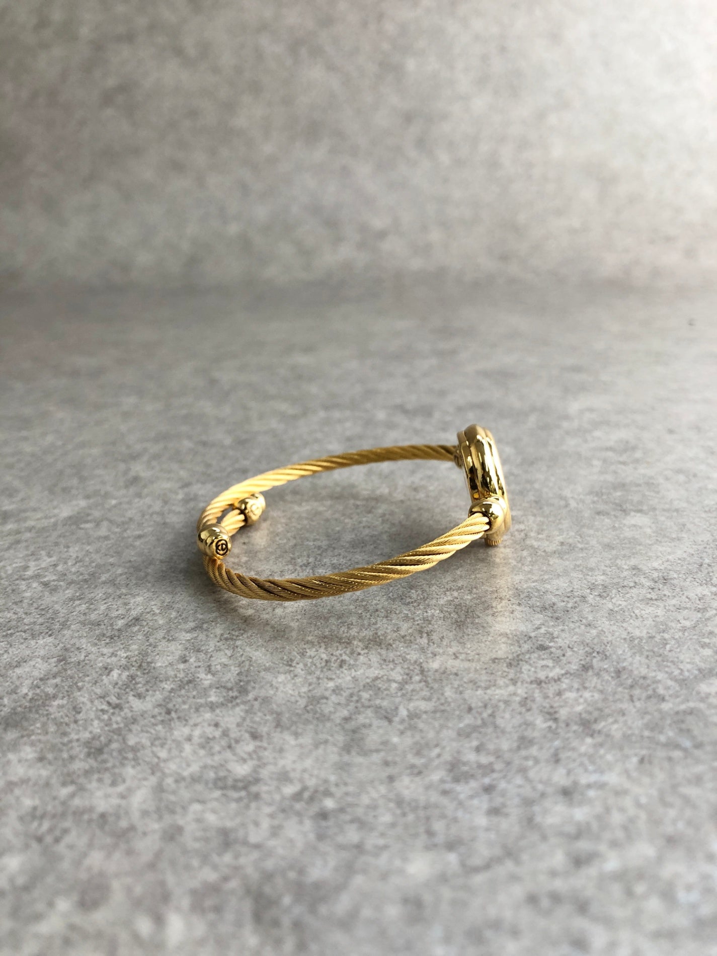 GUCCI Logo Bangle Quartz Watch Gold 2700L.2.L Vintage h4mrnx