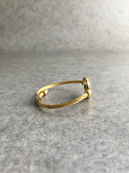 GUCCI Logo Bangle Quartz Watch Gold 2700L.2.L Vintage h4mrnx