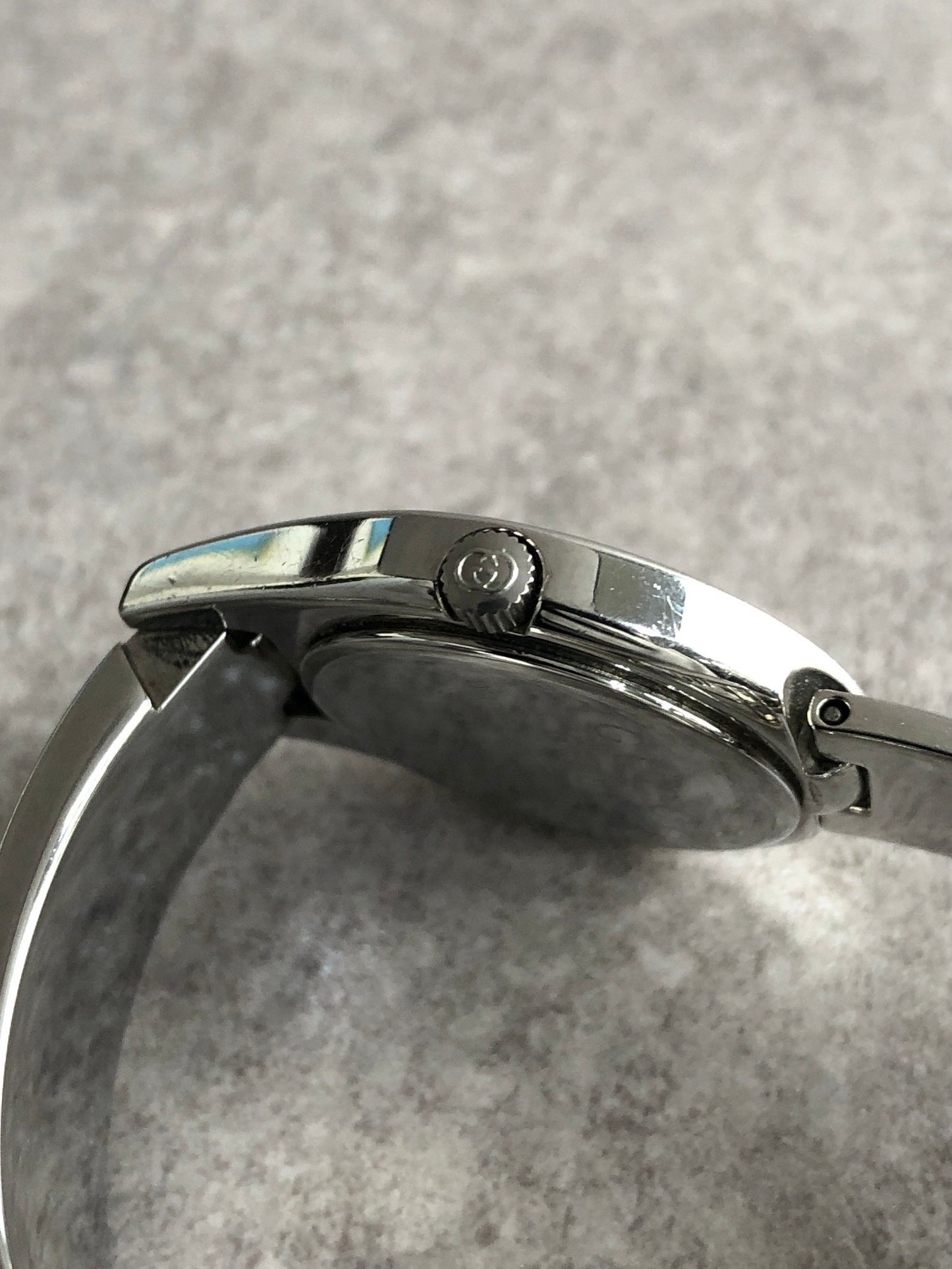 GUCCI Logo Bangle Quartz Watch Silver 6700L Vintage btrc45