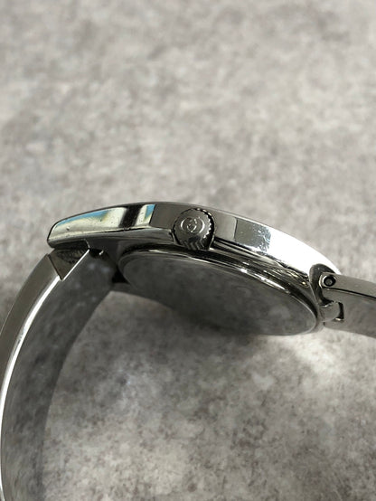 GUCCI Logo Bangle Quartz Watch Silver 6700L Vintage btrc45