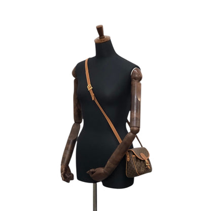 CELINE Macadam Blason Front Buckle Shoulder bag Brown Vintage 8vwf72