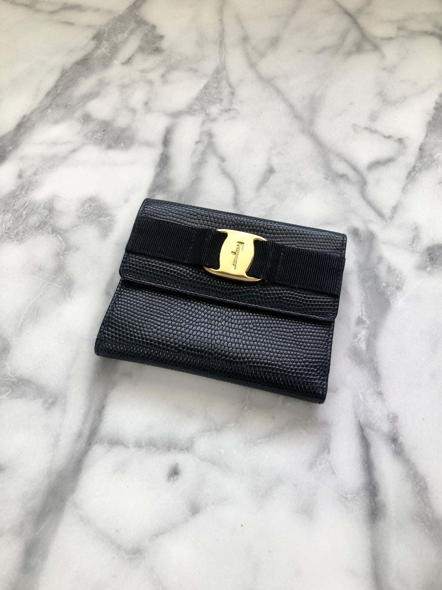 Salvatore Ferragamo Vala Trifold Wallet Black Vintage 82dxjg