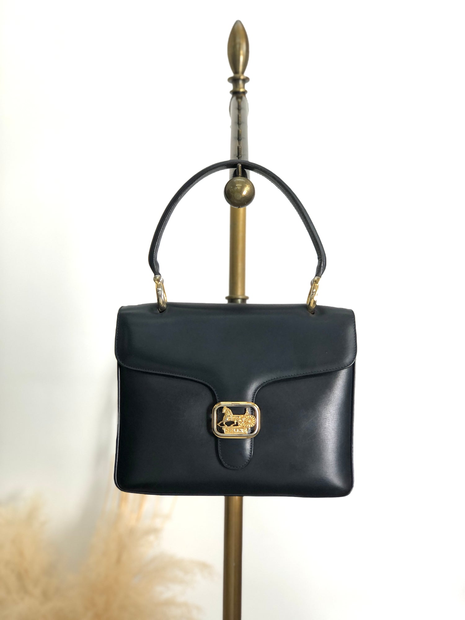 【ヴィンテージ】Rank:A☆CELINE TAN MIDI ショルダーバッグ CELINE/セリーヌ】ホワイト トリオンフ柄 レザー スマホ