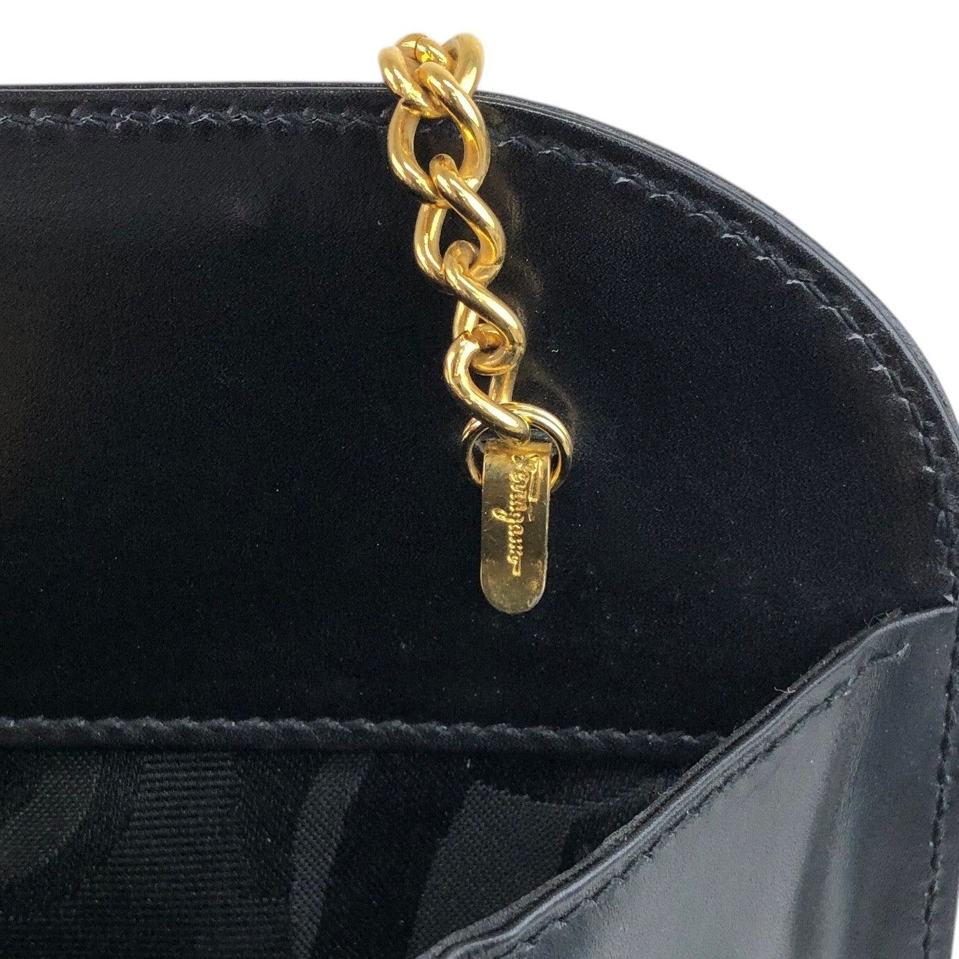 Salvatore Ferragamo Gancini Chain Shoulder bag Black Vintage zhmyy2