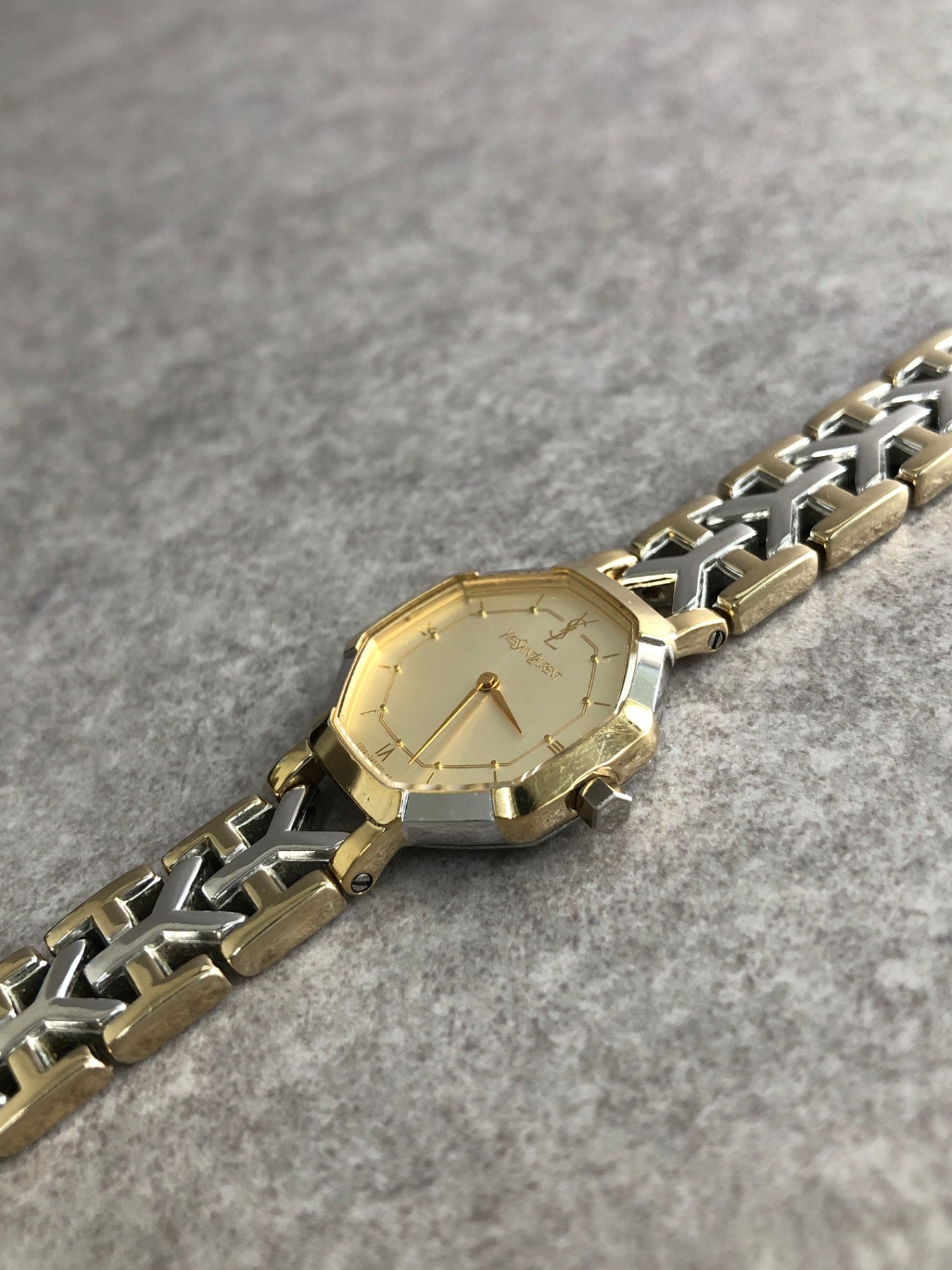 Yves Saint Laurent YSL Logo Quartz Watch Silver×Gold 2200-241762 Vintage r5aupi