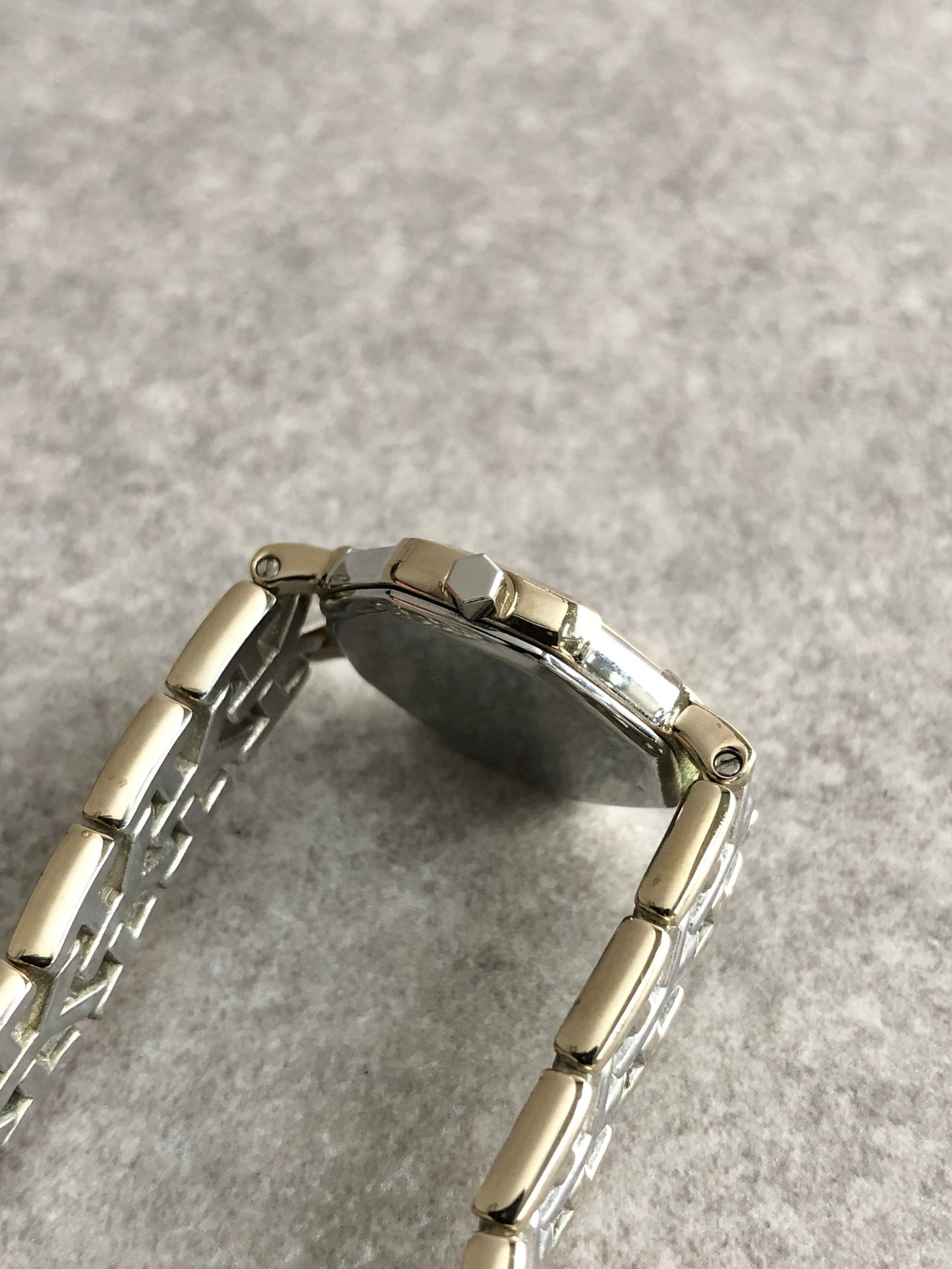 Yves Saint Laurent YSL Logo Watch Silver×Gold 2200-24762YO Vintage b4v8bj