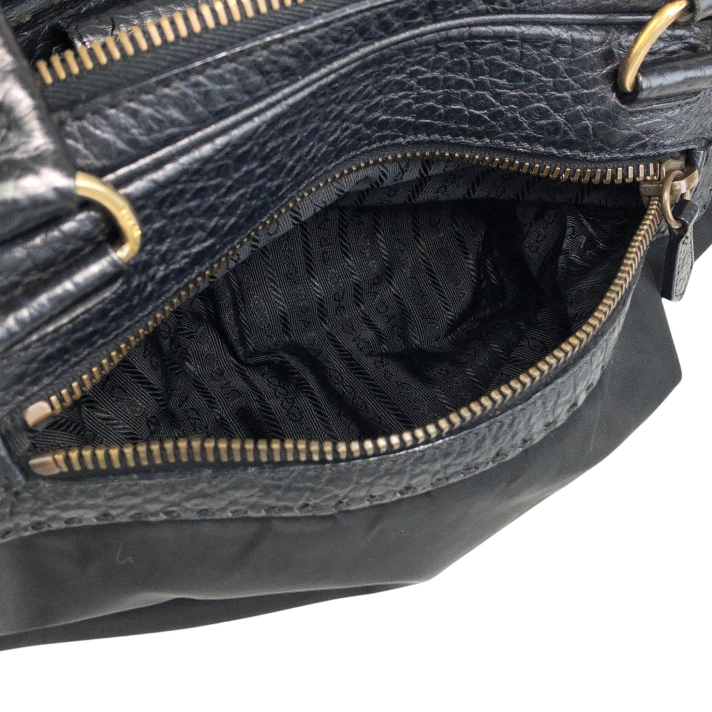 PRADA Triangle Logo Front Pocket Totebag Black Vintage 8vzd5r