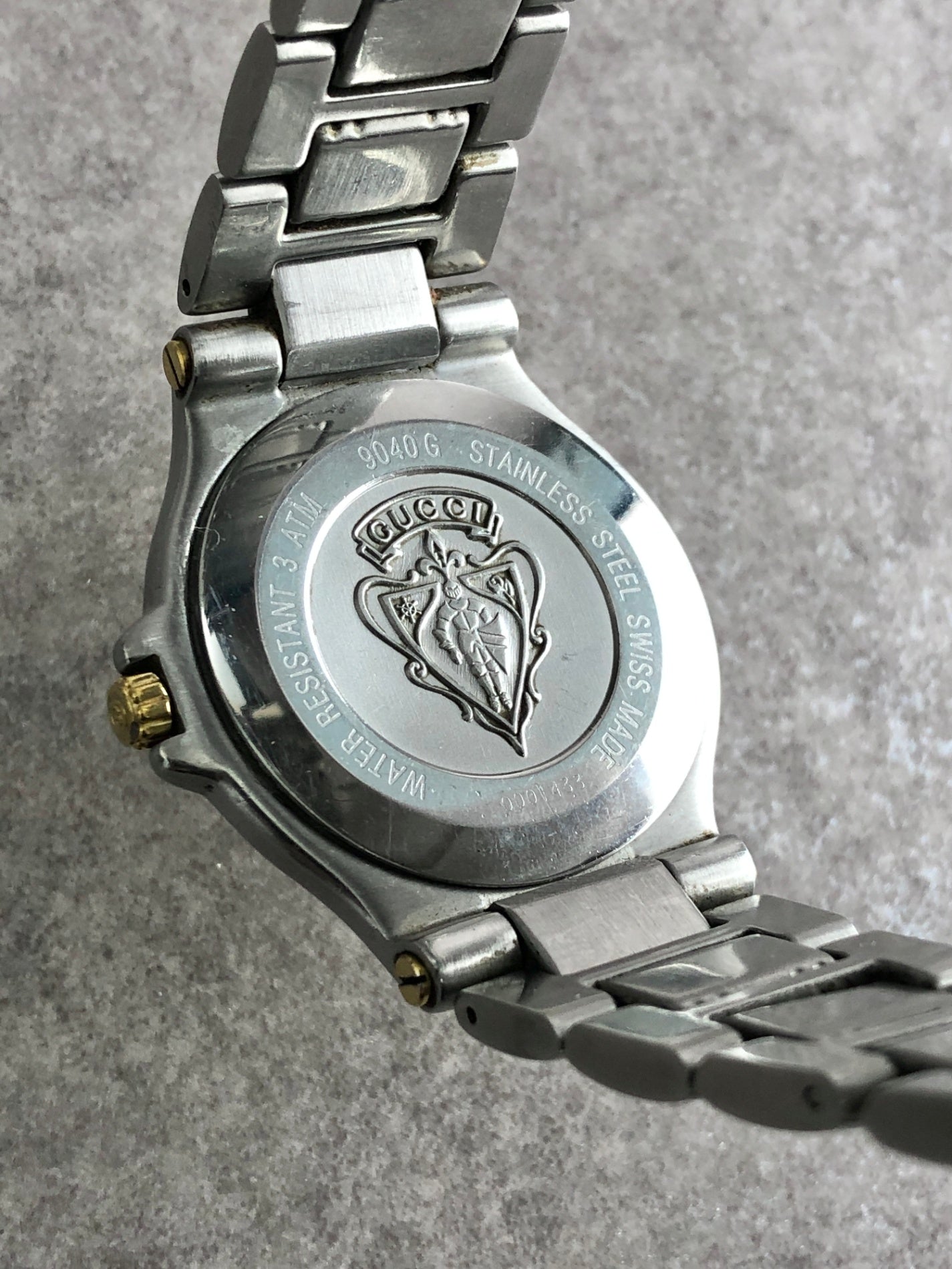GUCCI Logo Quartz Watch Silver×Gold 9040G Vintage 3vx6v4