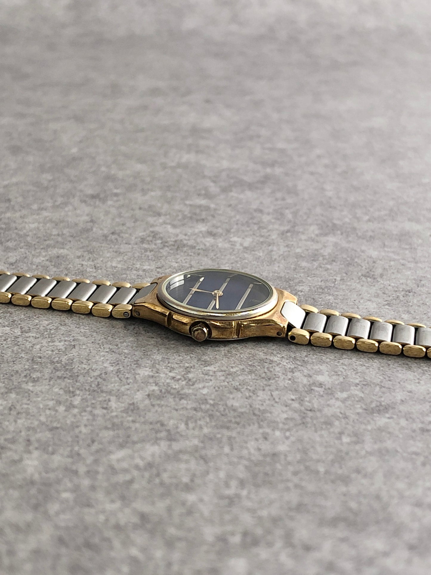 Yves Saint Laurent YSL Logo Quartz Watch Silver 190752 Vintage 7t3eus