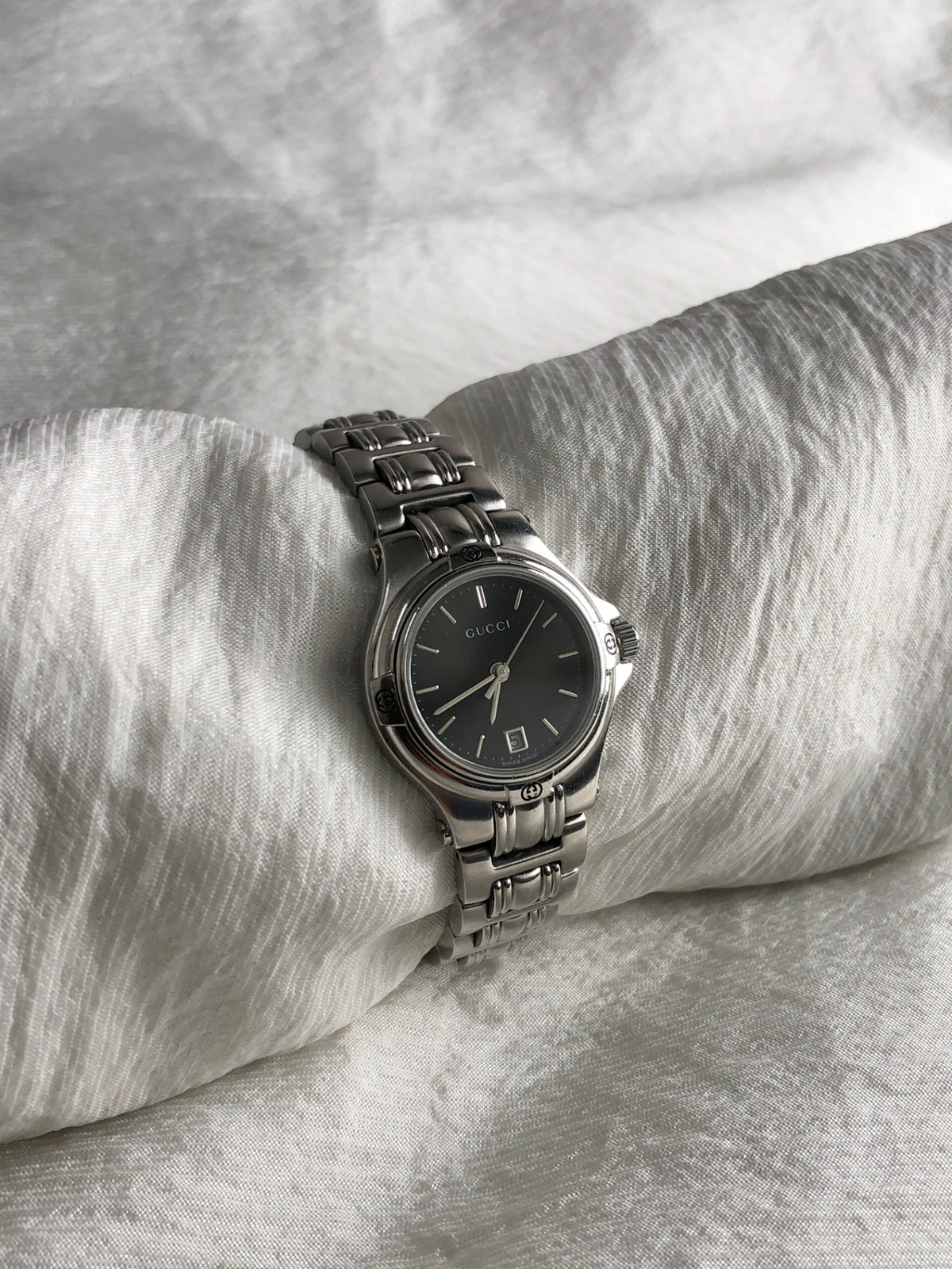 GUCCI Logo Quartz Watch Silver 9040L Vintage hmjs4w