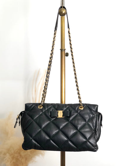Salvatore Ferragamo Vala Ribbon Chain Shoulder bag Black Vintage ujjjt4