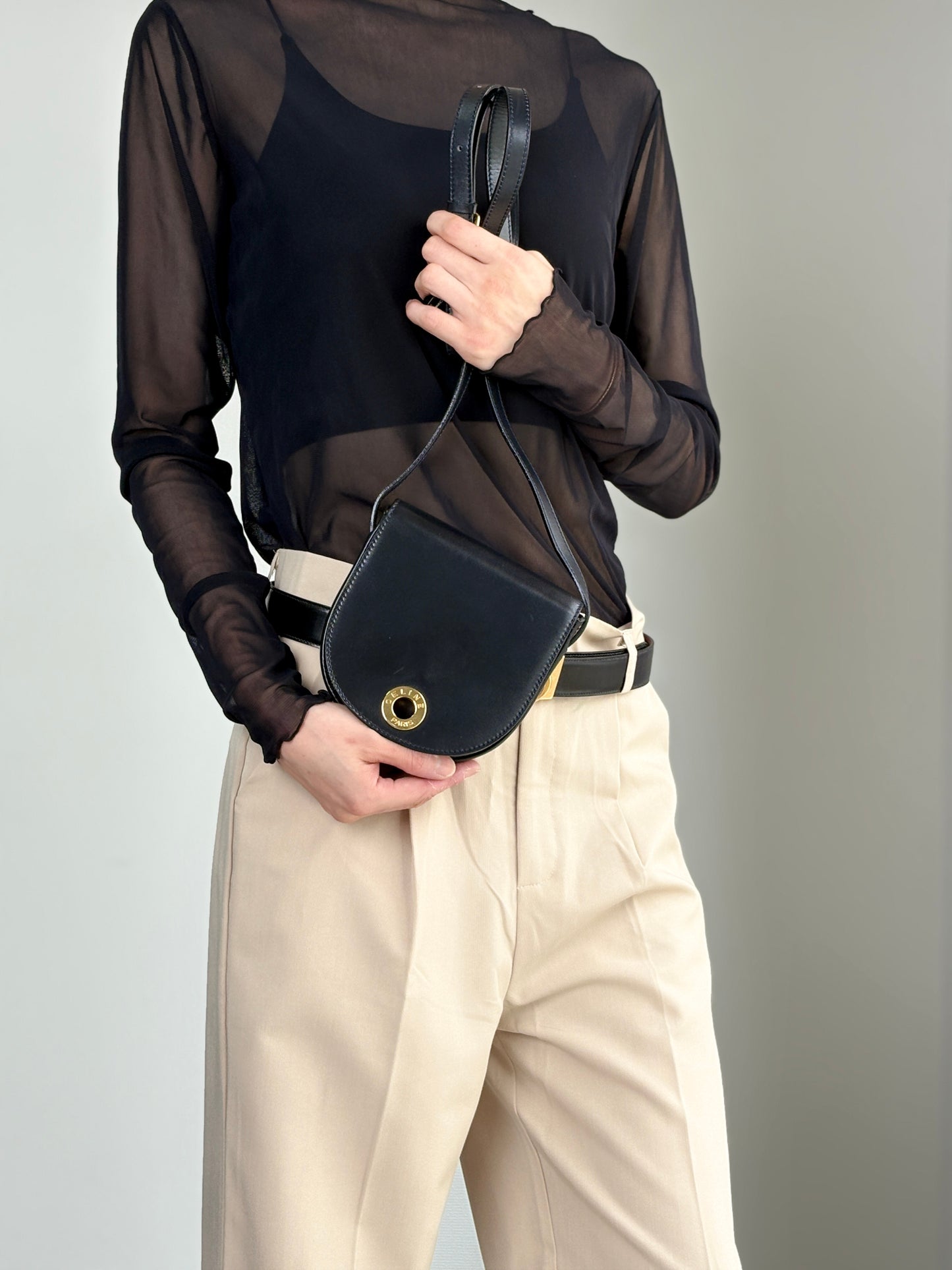 CELINE Circle Logo Small Shoulder bag Black Vintage va5bp4