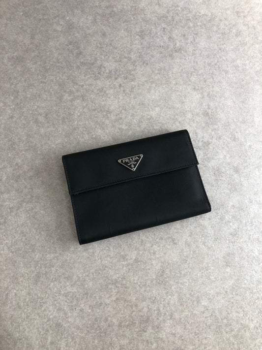 PRADA Triangle Logo Trifold Wallet Black Vintage vyy3iv
