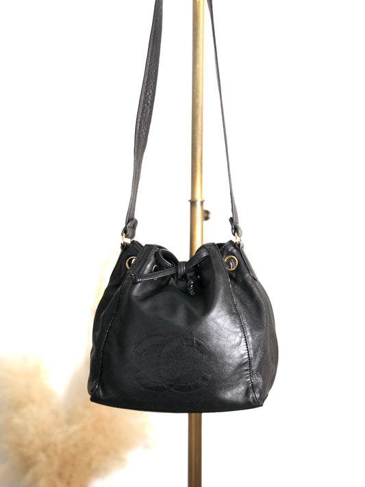 CHANEL Coco Mark Drawstring Shoulder bag Black Vintage ymaz3i